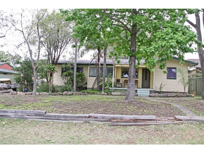 37 Dandenong Cres, Ruse NSW 2560