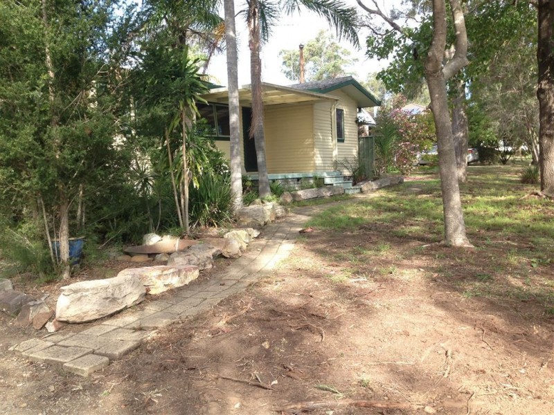 37 Dandenong Cres, Ruse NSW 2560