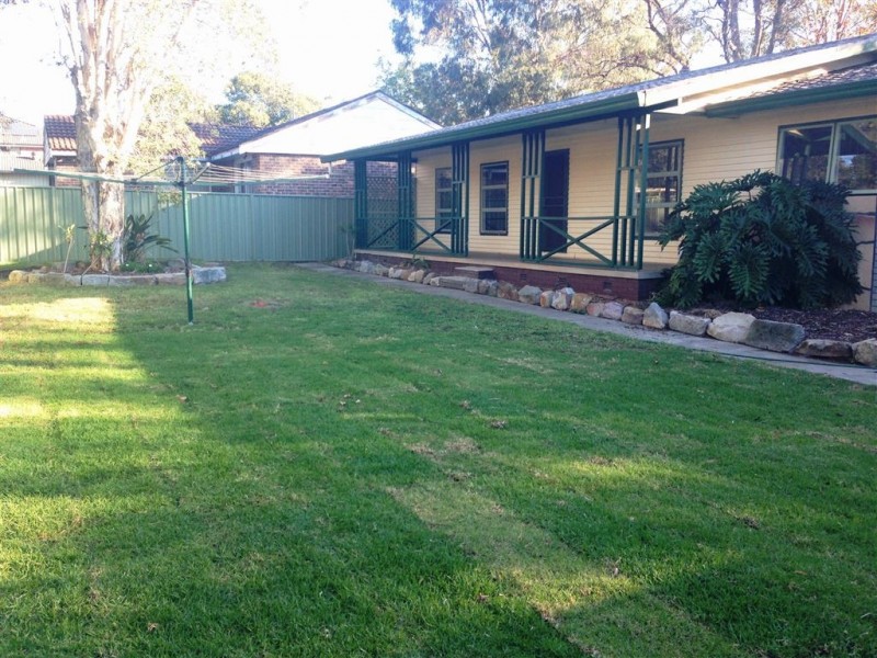 37 Dandenong Cres, Ruse NSW 2560