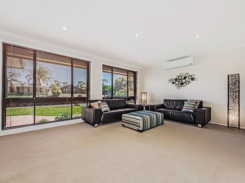 14 Seyton Place, Rosemeadow NSW 2560