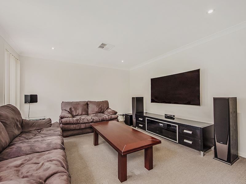 1 Laurina Street, Mount Annan NSW 2567