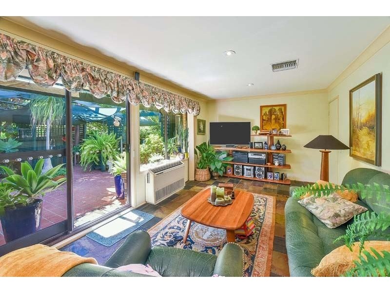 74 Stornoway Ave, St Andrews NSW 2566