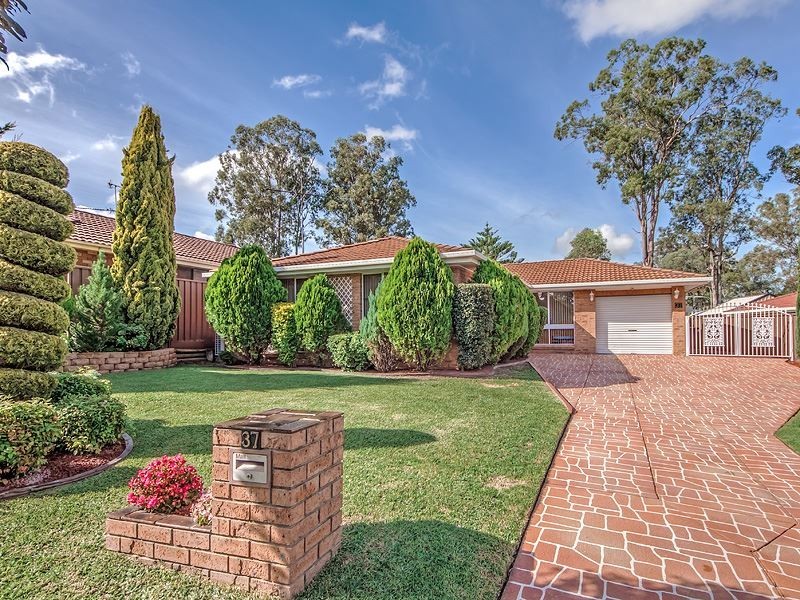 37 McEwan Circuit, Mount Annan NSW 2567