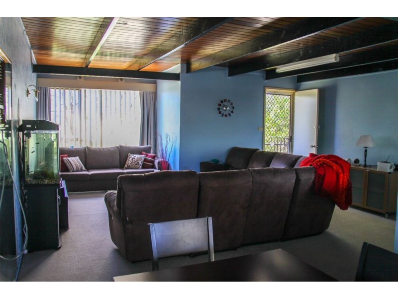 20A Bow Bowing Cres, Bradbury NSW 2560