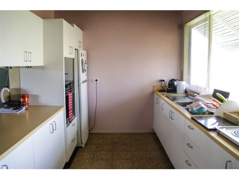 20A Bow Bowing Cres, Bradbury NSW 2560