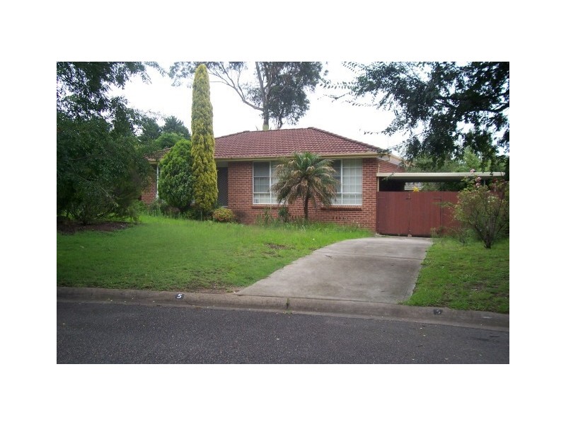 5 Bobuck Place, St Helens Park NSW 2560