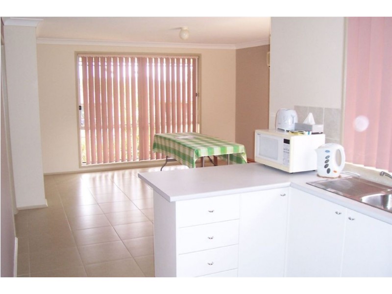 22 Parkholme Cct, Englorie Park NSW 2560