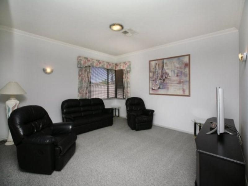 27 ROBERTSON ROAD, Kardinya WA 6163