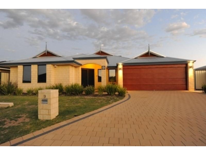 9 Woodside Loop, Beckenham WA 6107