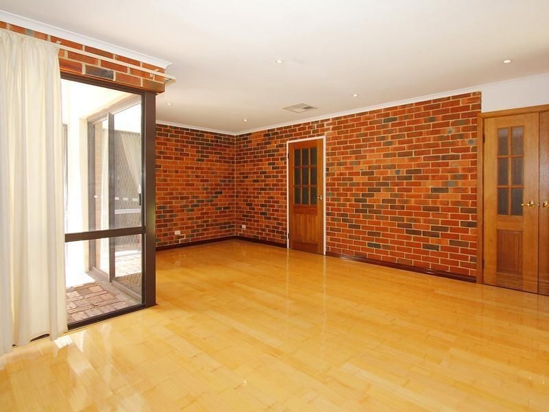 16 Barclay Road, Kardinya WA 6163