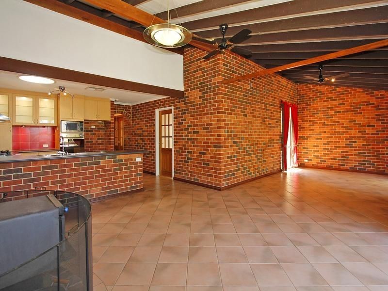 16 Barclay Road, Kardinya WA 6163