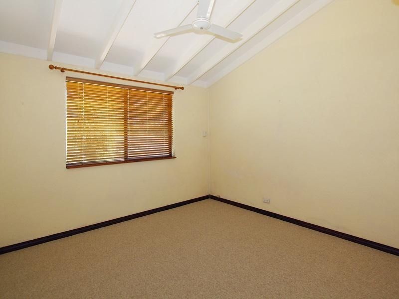 16 Barclay Road, Kardinya WA 6163