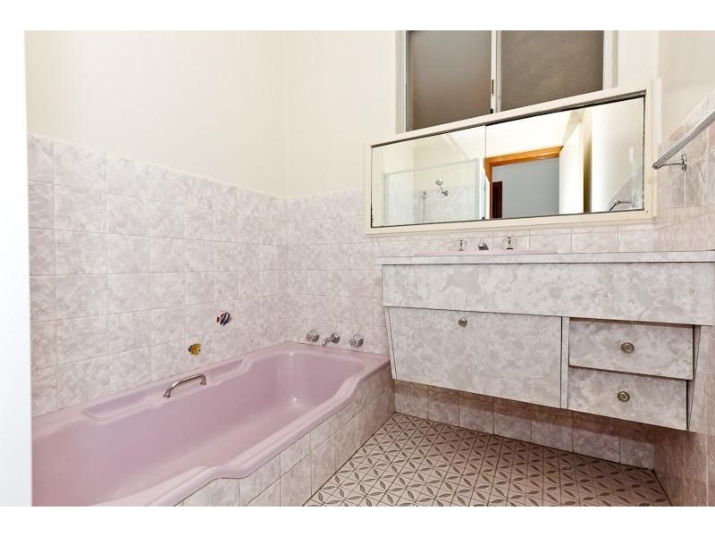 1 PAGNEIL COURT, Hamilton Hill WA 6163