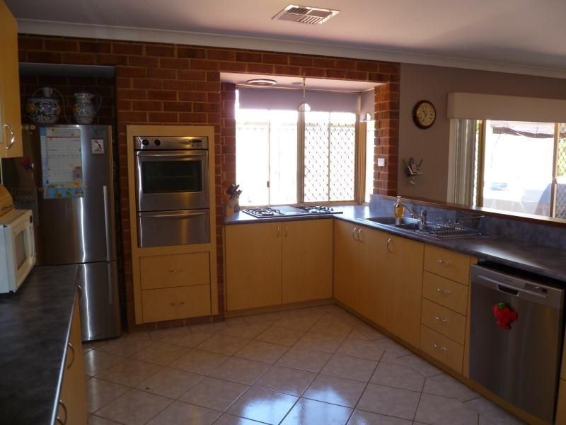 38 MCMAHON WAY, Kardinya WA 6163