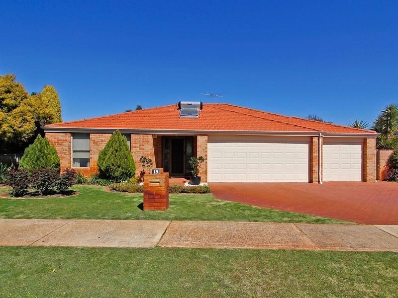 19 AITKEN DRIVE, Winthrop WA 6150