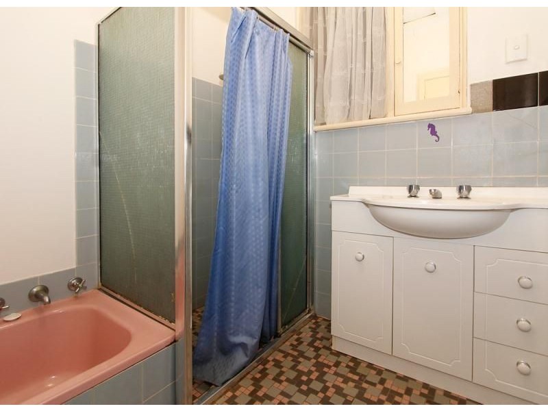 2 COLLICK STREET, Hilton SA 5033