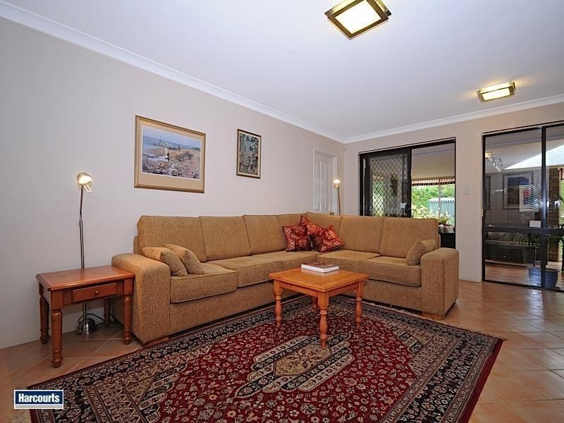 9 DU MAURIER ROAD, North Lake WA 6163