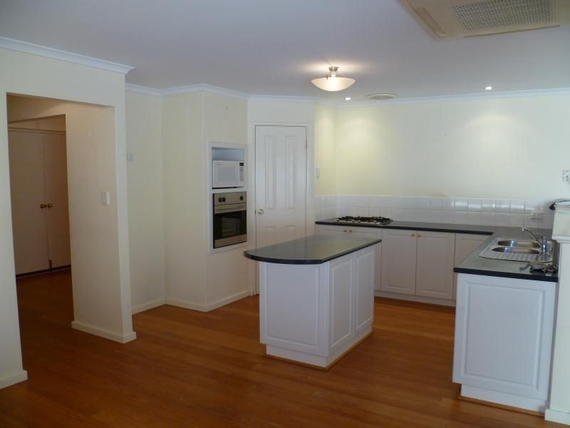 25A MADDEN WAY, Brentwood WA 6153