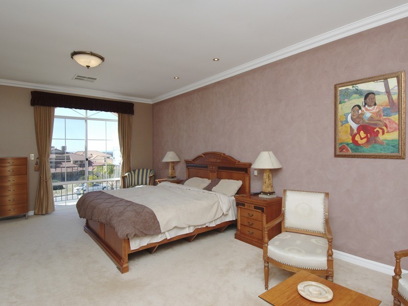 66 Le Souef Drive, Kardinya WA 6163