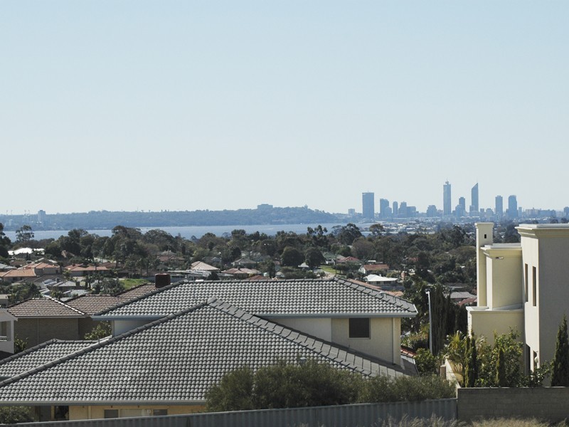 66 Le Souef Drive, Kardinya WA 6163