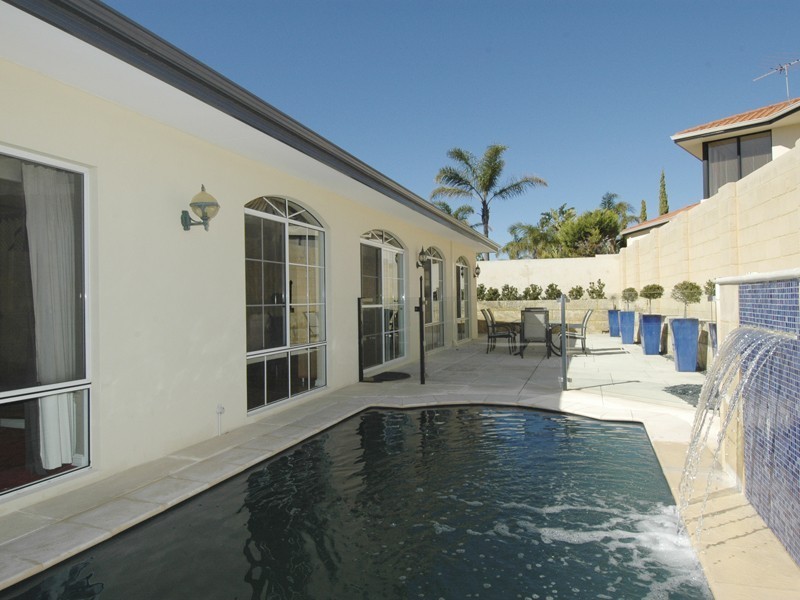 66 Le Souef Drive, Kardinya WA 6163