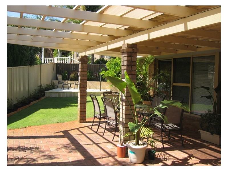 16 Whitfeld Terrace, Winthrop WA 6150