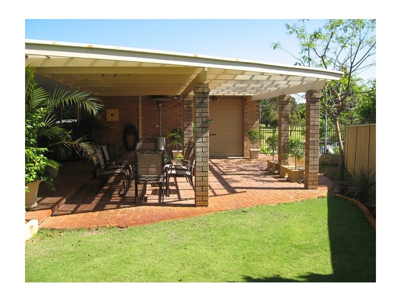 16 Whitfeld Terrace, Winthrop WA 6150