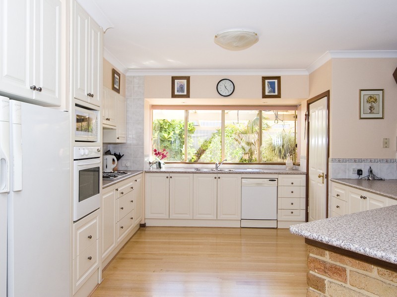 14 Berkshire Place, Kardinya WA 6163