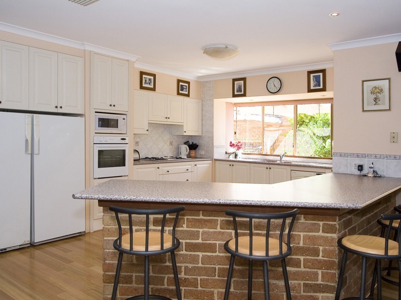 14 Berkshire Place, Kardinya WA 6163