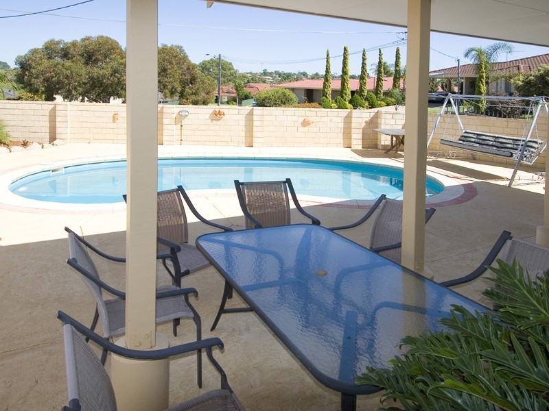 14 Berkshire Place, Kardinya WA 6163