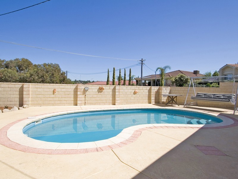 14 Berkshire Place, Kardinya WA 6163