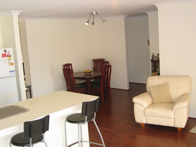 8 b Letizia Court, Yangebup WA 6164