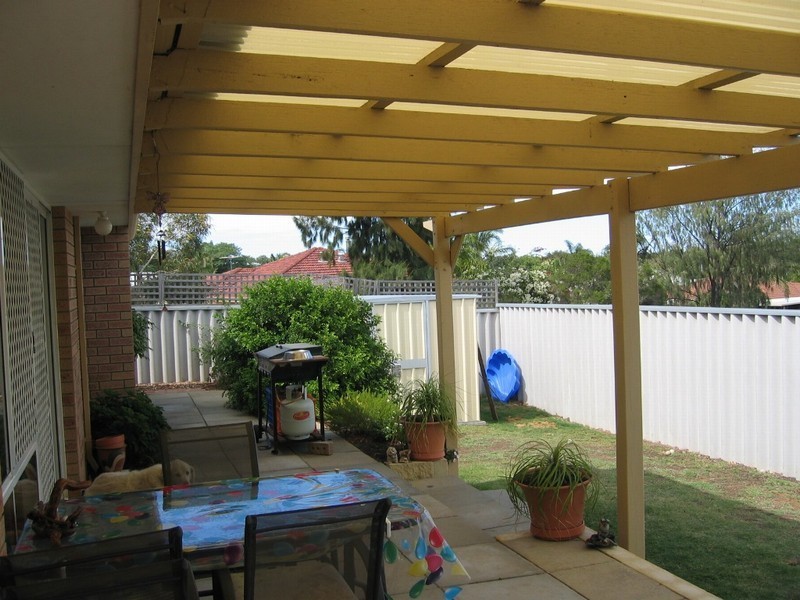 8 b Letizia Court, Yangebup WA 6164