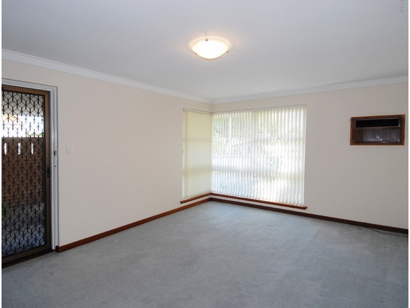 4B Ochiltree Way, Kardinya WA 6163