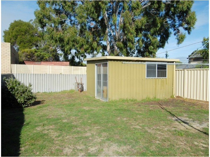 4B Ochiltree Way, Kardinya WA 6163