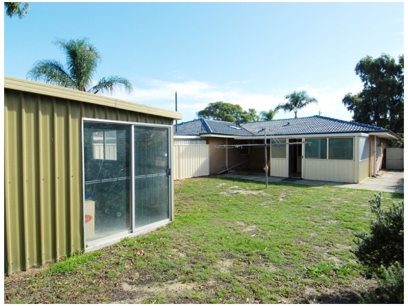 4B Ochiltree Way, Kardinya WA 6163