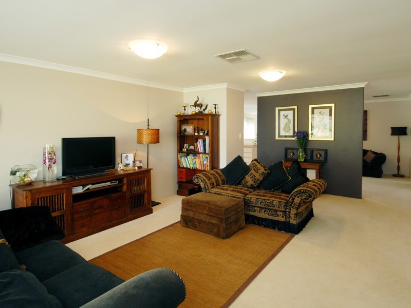 6 Bayleaf Retreat, O’connor WA 6163