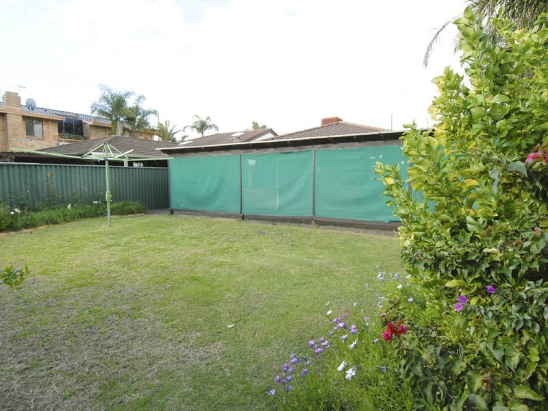 62a Gillett Drive, Kardinya WA 6163