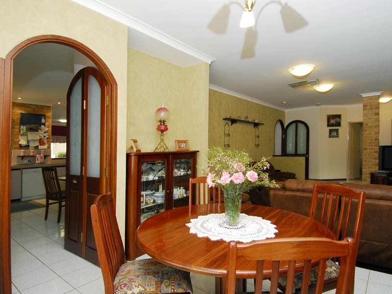 29 Robertson Road, Kardinya WA 6163