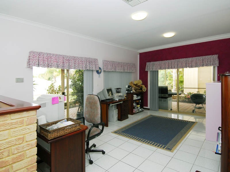 29 Robertson Road, Kardinya WA 6163