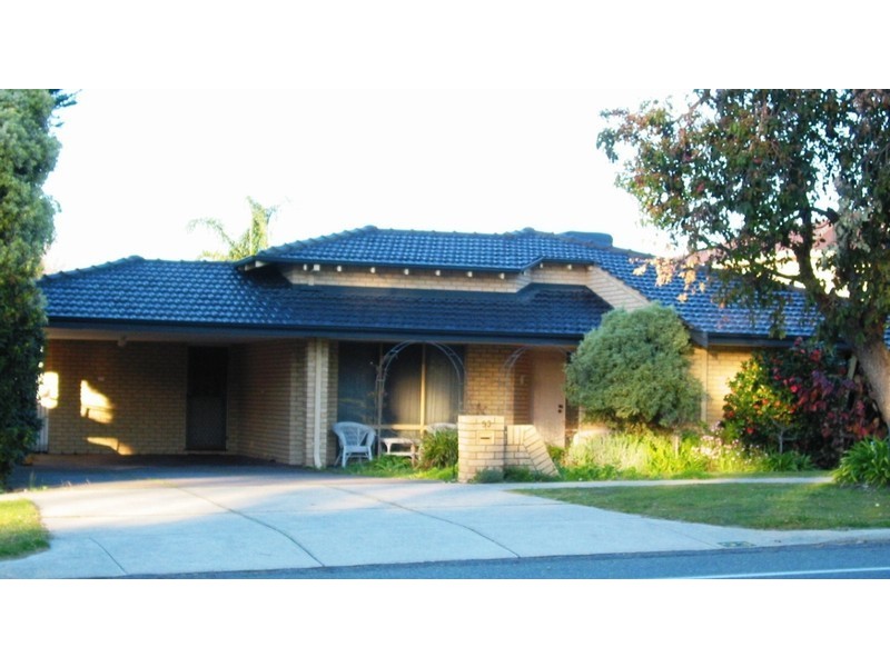 93 Jackson Ave, Winthrop WA 6150