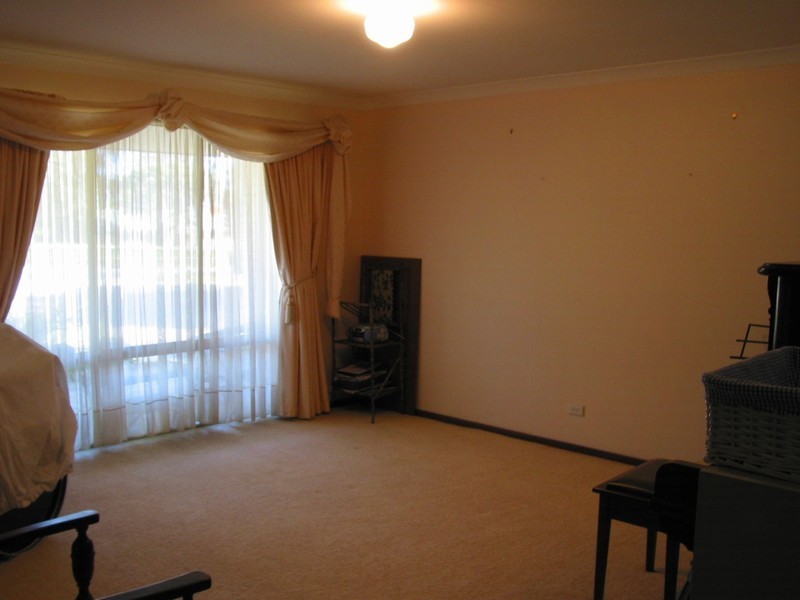 93 Jackson Ave, Winthrop WA 6150