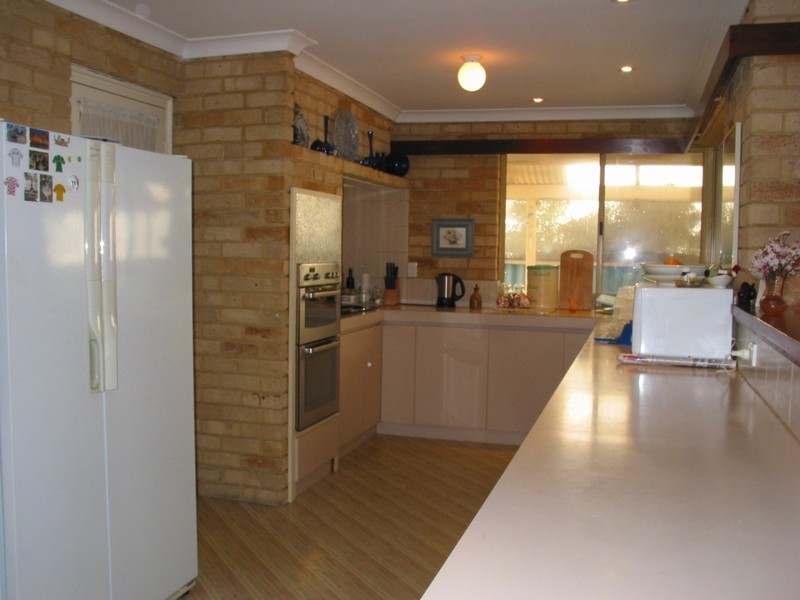 93 Jackson Ave, Winthrop WA 6150