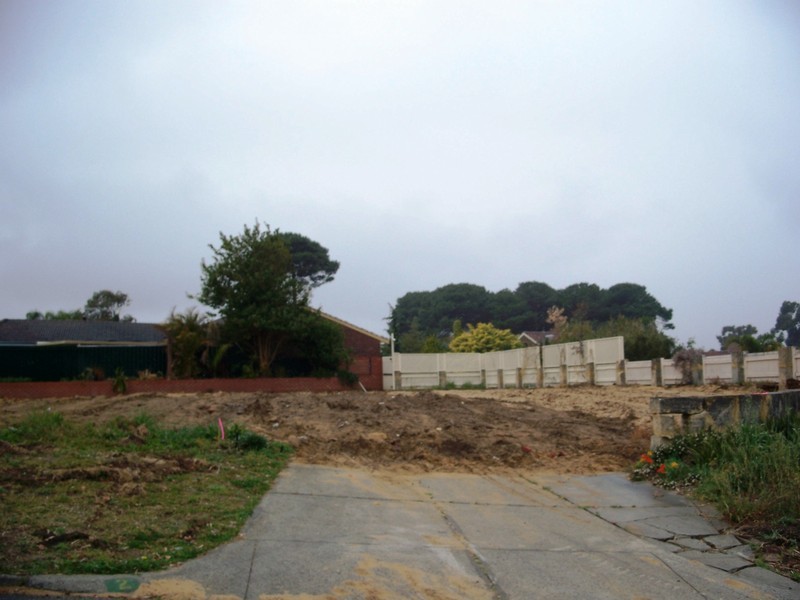 2/2 Hadley Gardens, Kardinya WA 6163