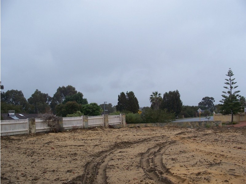 2/2 Hadley Gardens, Kardinya WA 6163