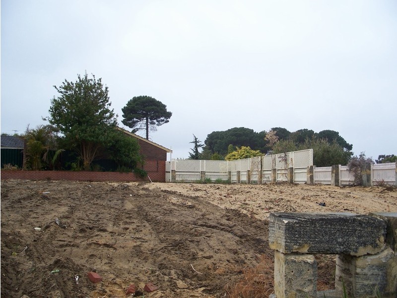 2/2 Hadley Gardens, Kardinya WA 6163