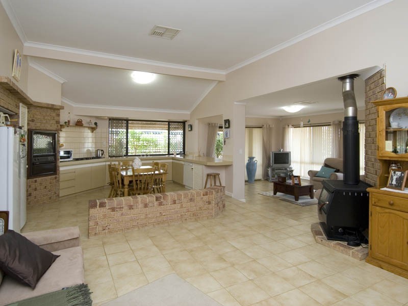 9 Waring Way, Kardinya WA 6163