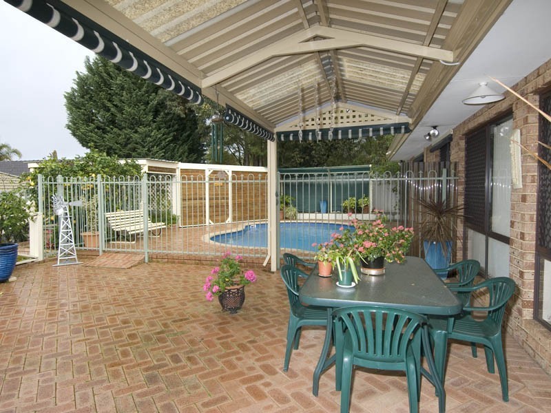 9 Waring Way, Kardinya WA 6163