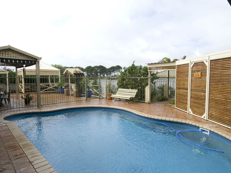 9 Waring Way, Kardinya WA 6163