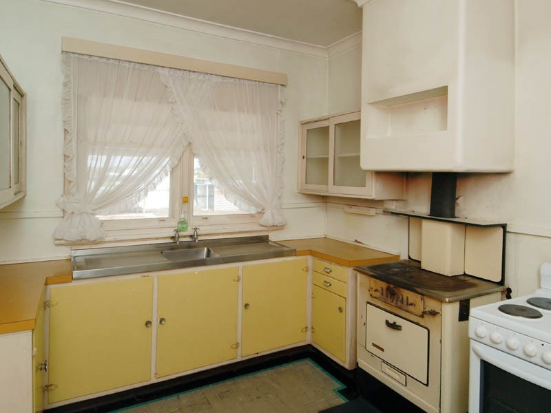 153 Leach Highway, Willagee WA 6156